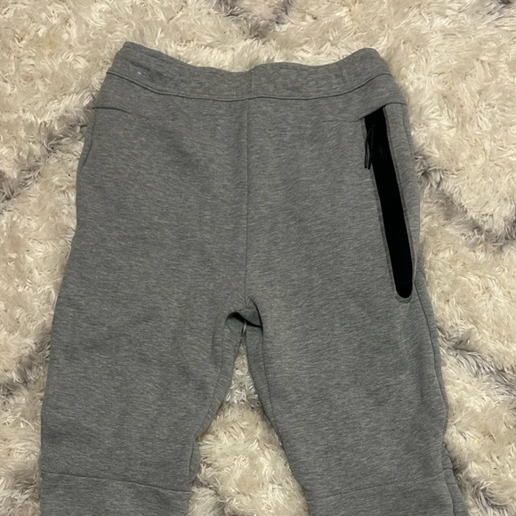 Nike Tech pants - Picture 3 of 4